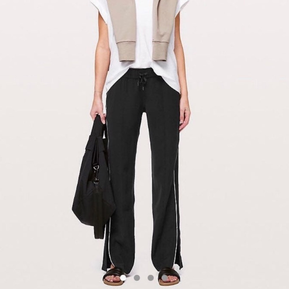 Lululemon Right on Track Pants